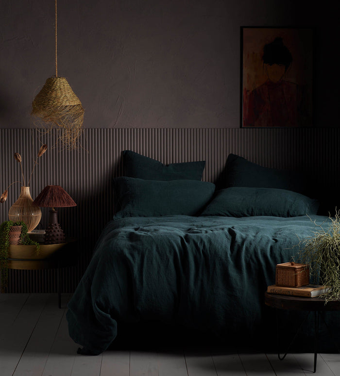 Darkest Spruce 100% Linen Bed Linen